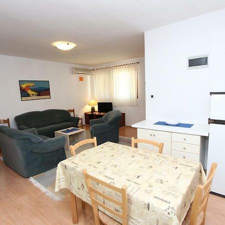 Apartments Lora Rovinj Bagian luar foto