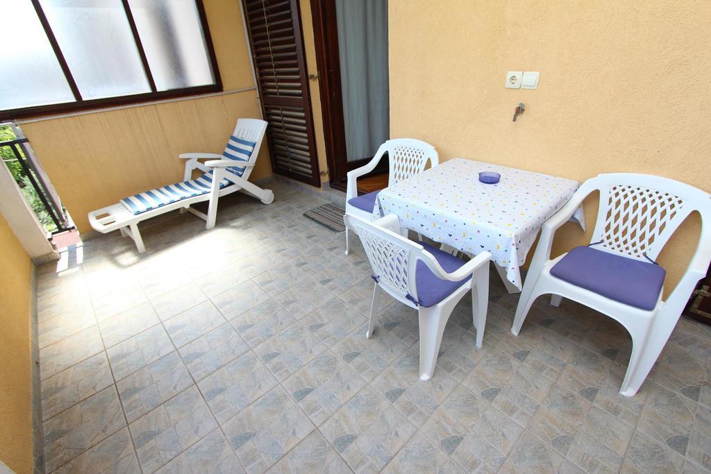 Apartments Lora Rovinj Bagian luar foto