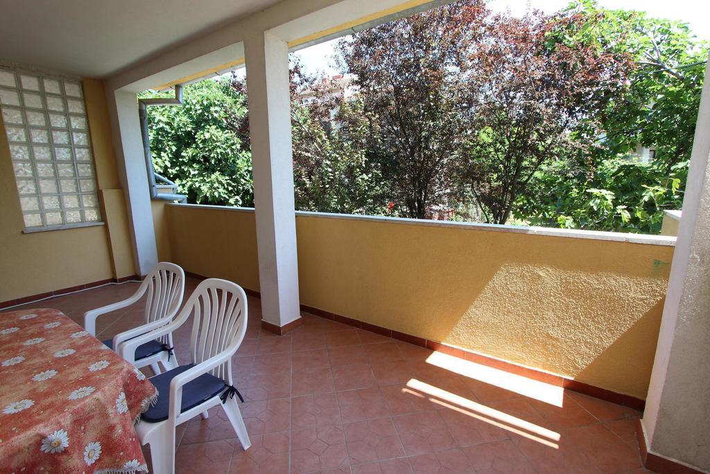 Apartments Lora Rovinj Bagian luar foto
