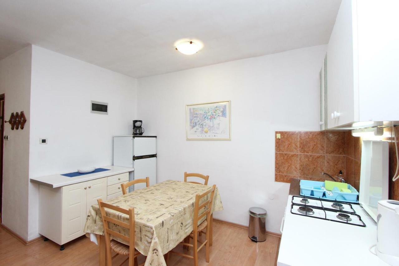 Apartments Lora Rovinj Bagian luar foto