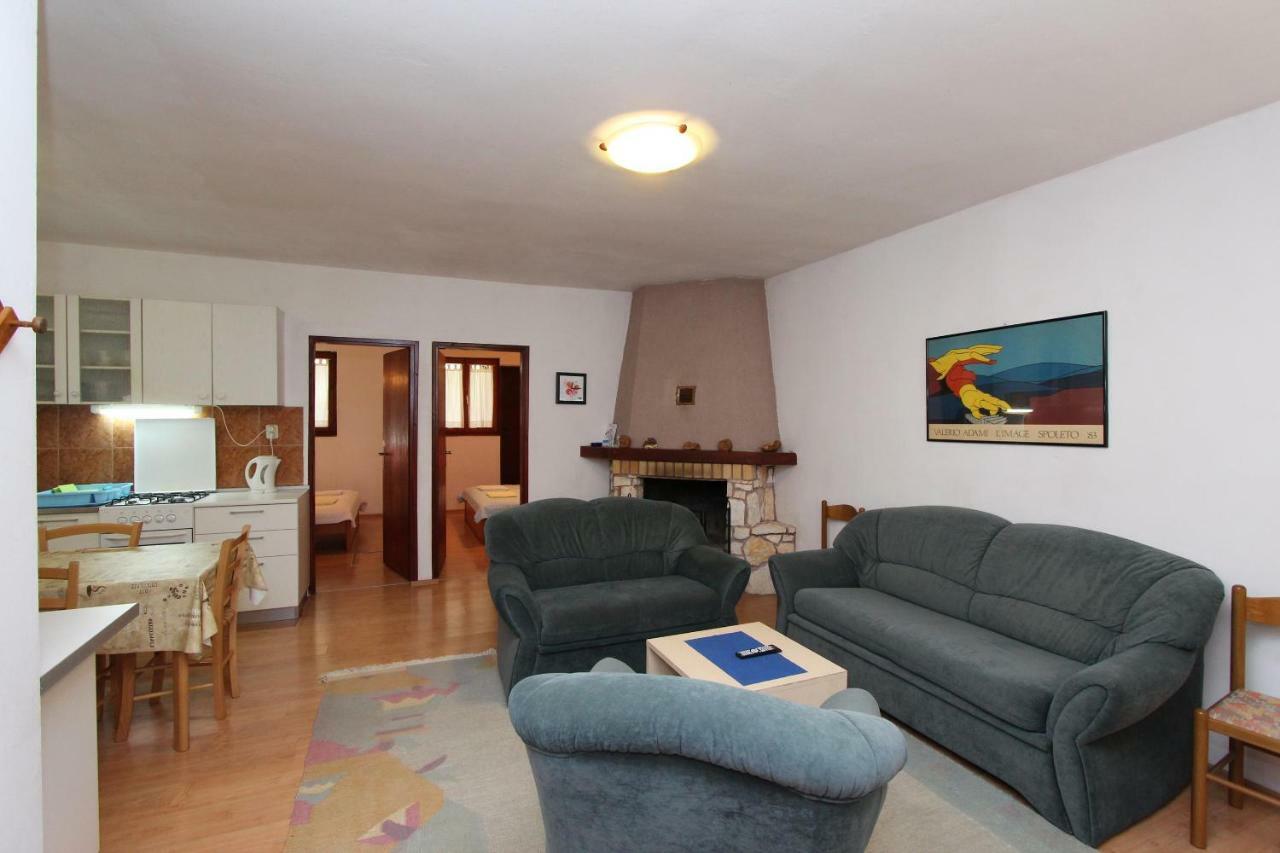 Apartments Lora Rovinj Bagian luar foto