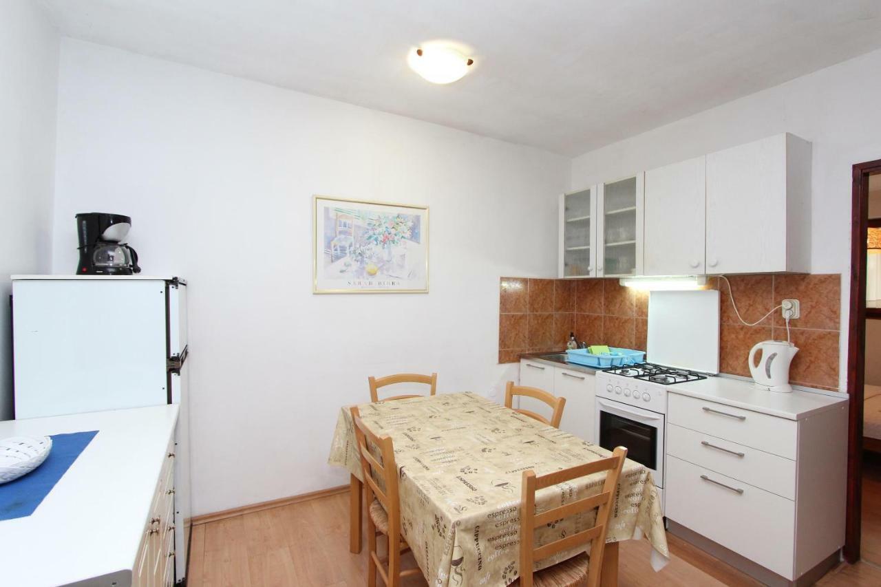 Apartments Lora Rovinj Bagian luar foto
