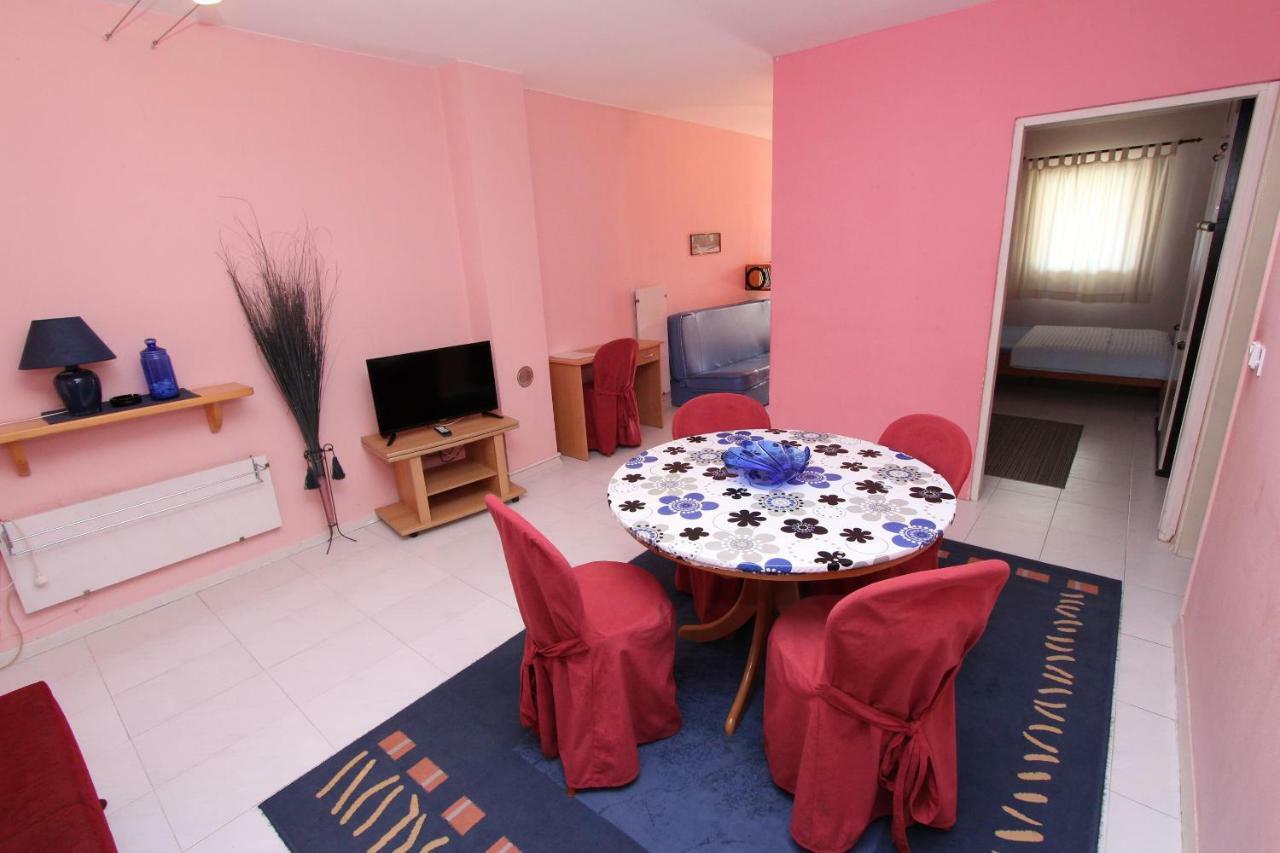 Apartments Lora Rovinj Bagian luar foto
