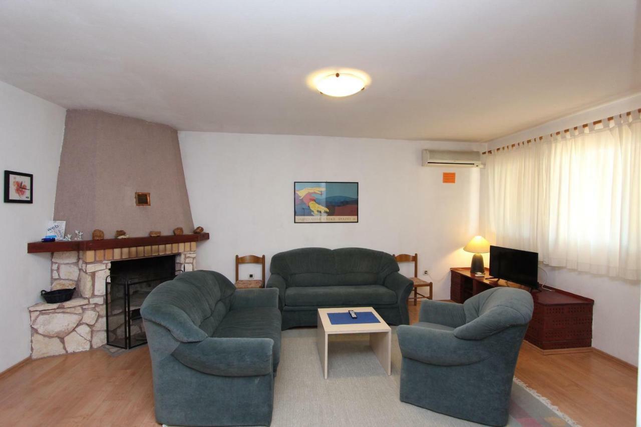 Apartments Lora Rovinj Bagian luar foto
