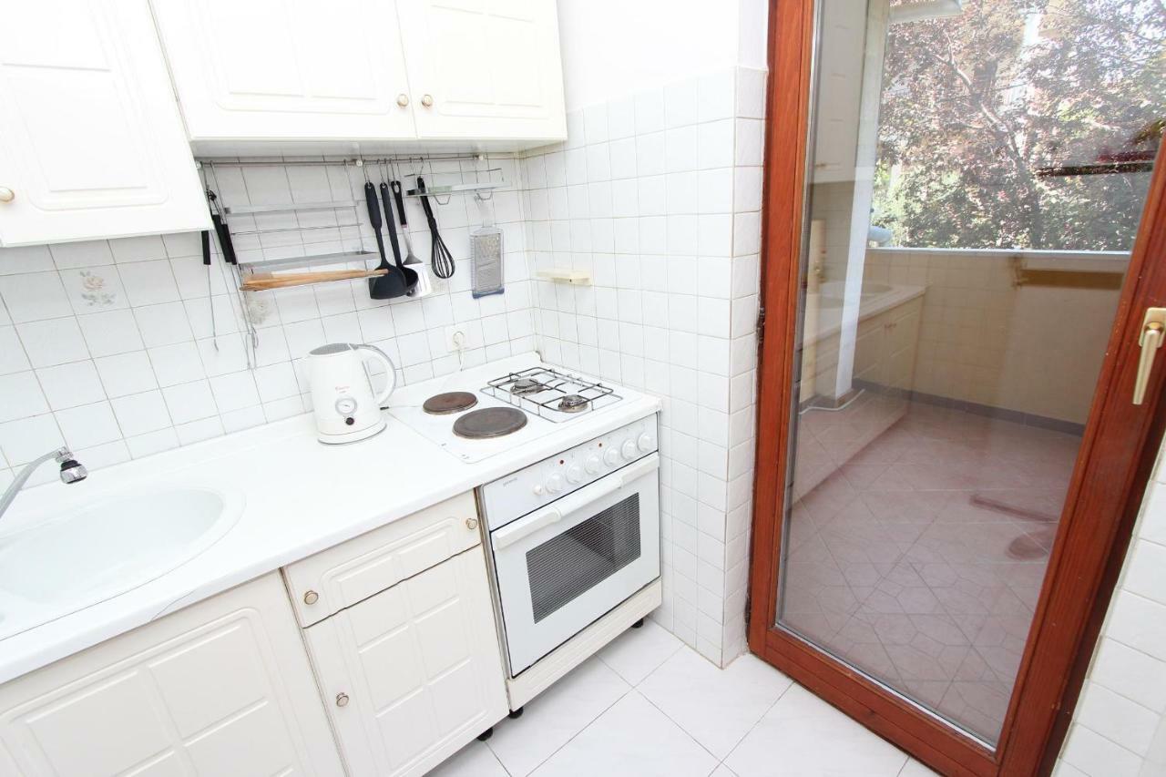 Apartments Lora Rovinj Bagian luar foto
