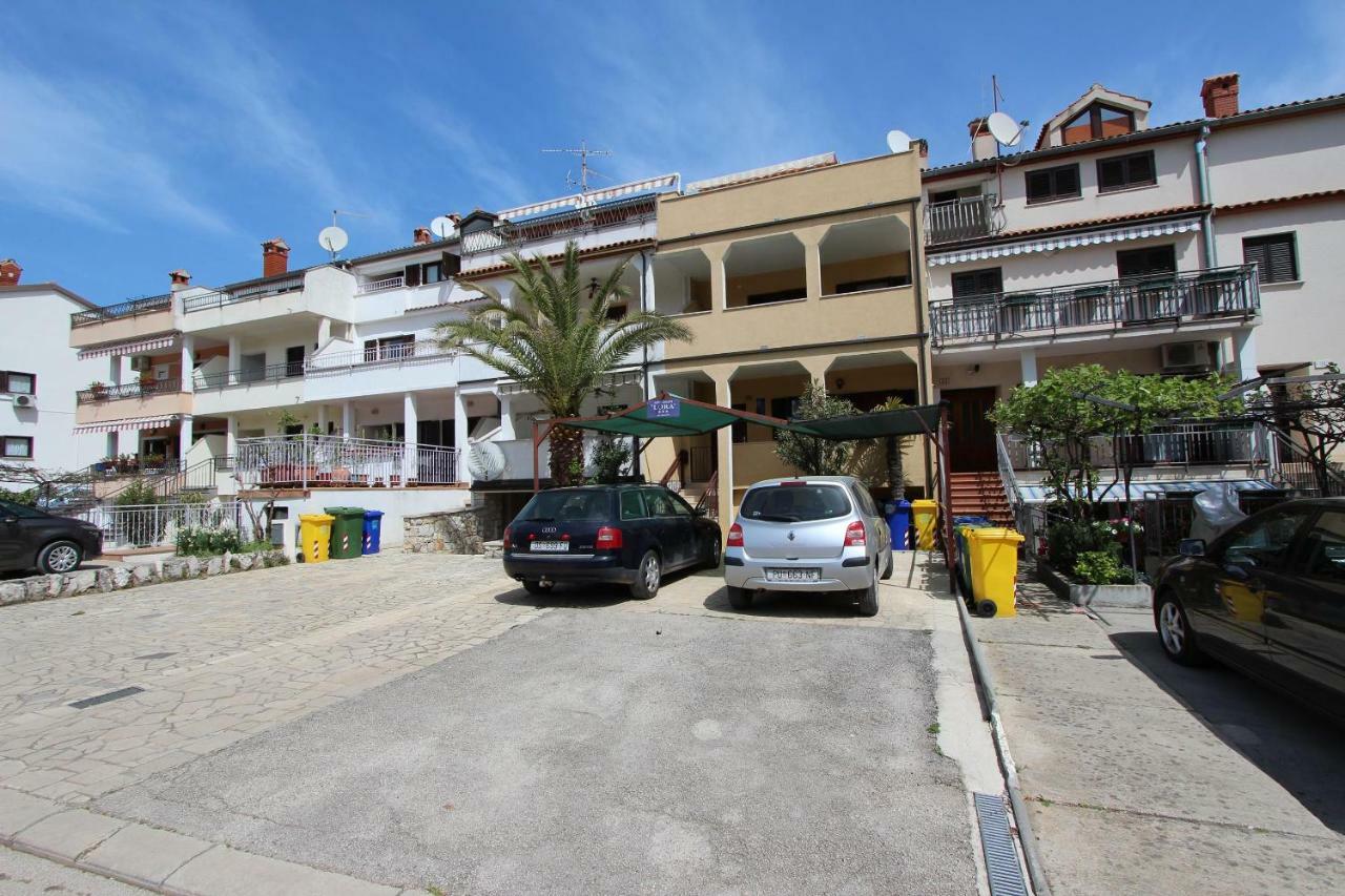 Apartments Lora Rovinj Bagian luar foto