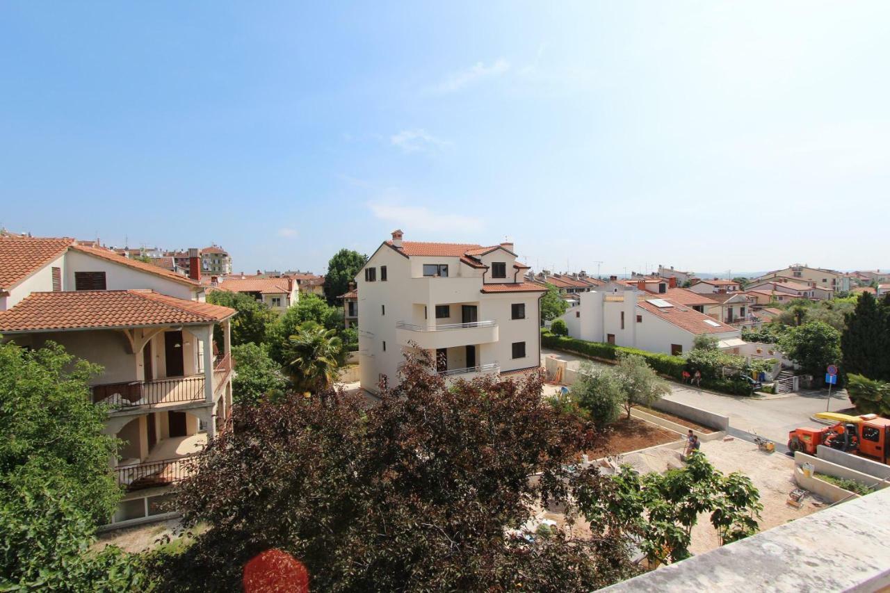 Apartments Lora Rovinj Bagian luar foto